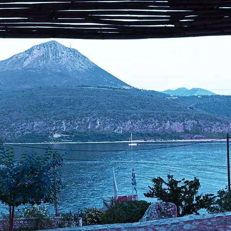 Mani Blue Apartament Oitylo